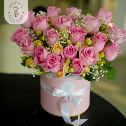 Blush Bloom Box Pink & Peach Roses